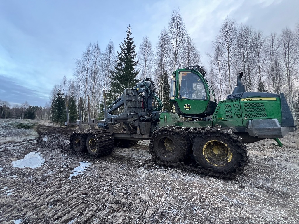 John Deere 1110 G Forwardery