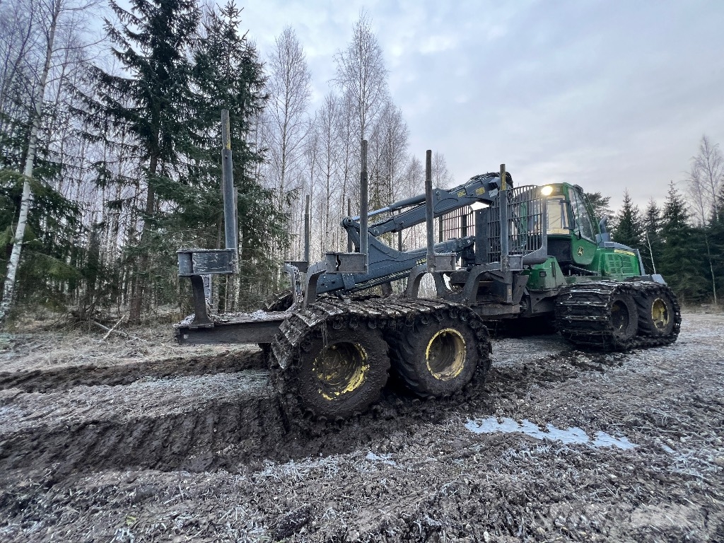 John Deere 1110 G Forwardery