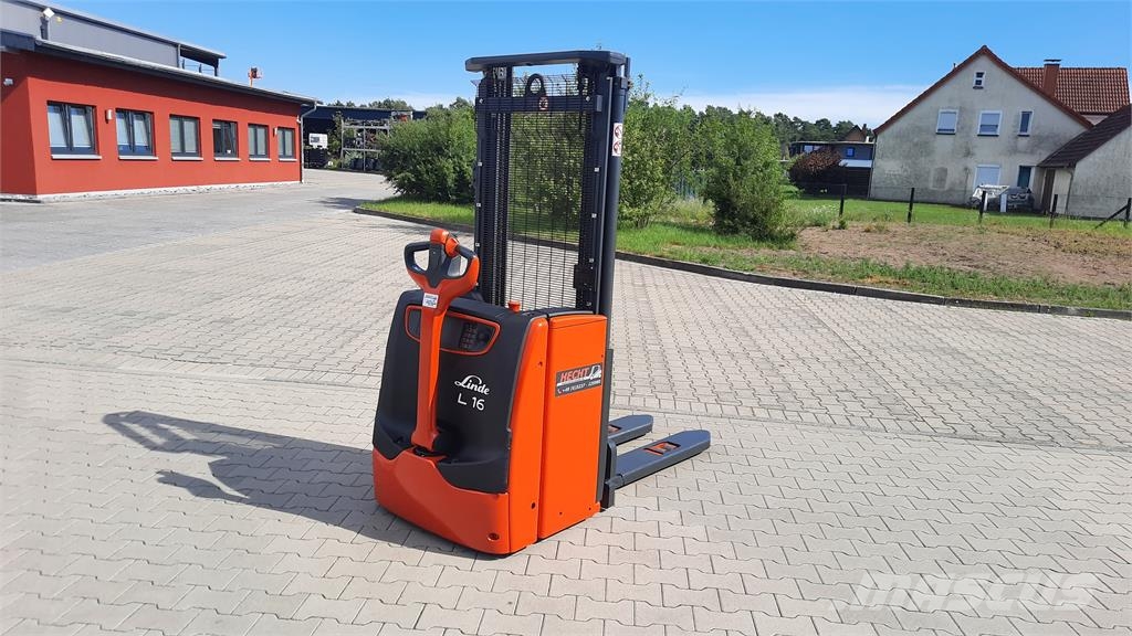 Linde L16 - BR1173 Самохідні електроштабелери