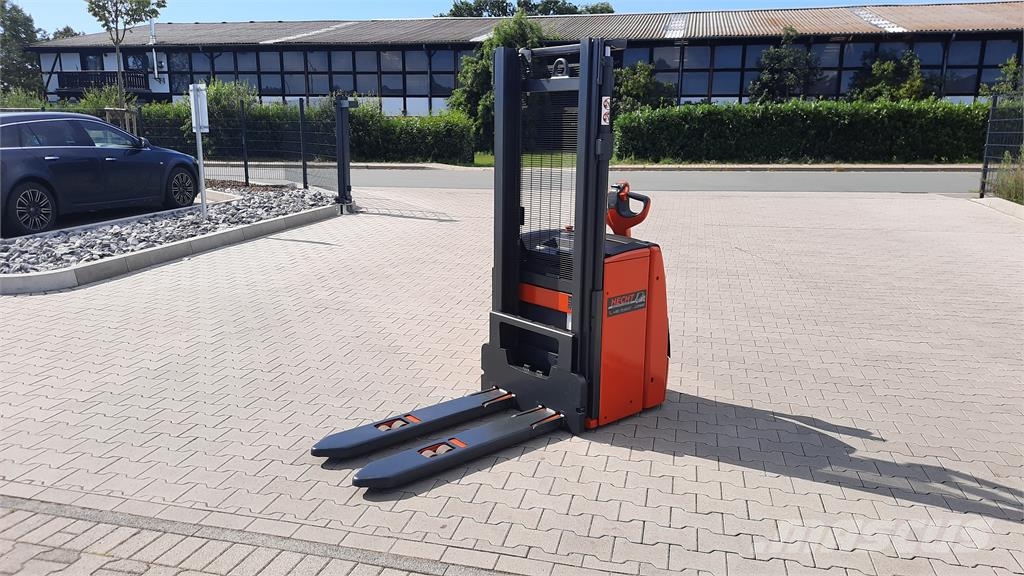 Linde L16 - BR1173 Самохідні електроштабелери