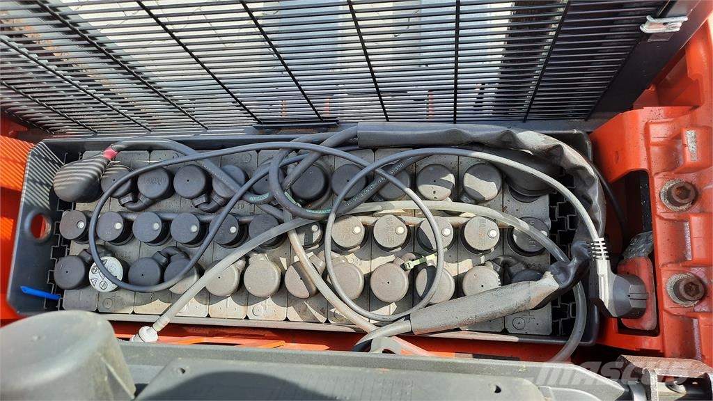 Linde L16 - BR1173 Самохідні електроштабелери