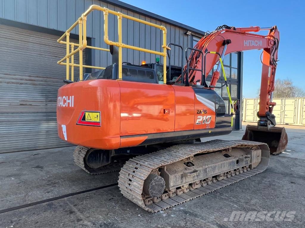 Hitachi ZX 210 LC-7 حفارات زحافة