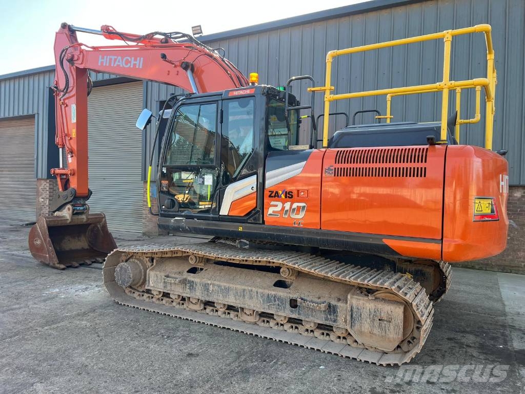 Hitachi ZX 210 LC-7 حفارات زحافة