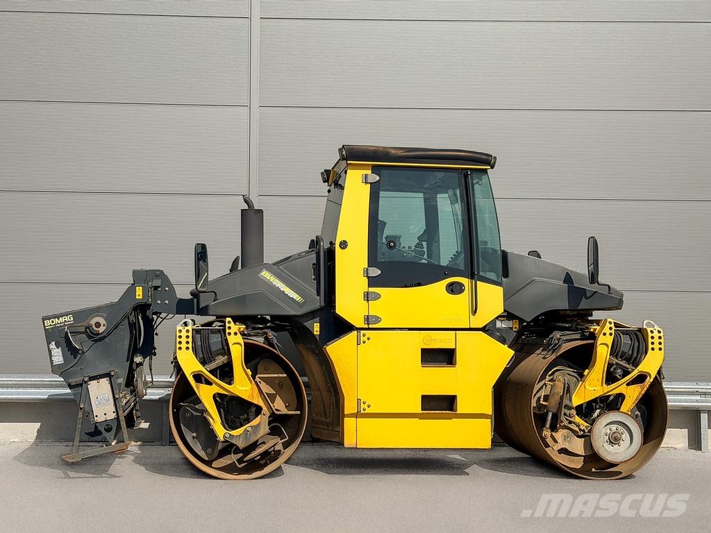 Bomag BW 174 AP-4V مداحل ثنائية الاسطوانة