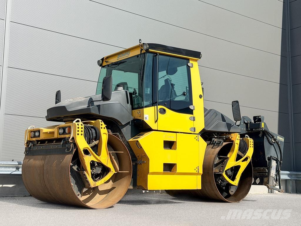Bomag BW 174 AP-4V مداحل ثنائية الاسطوانة