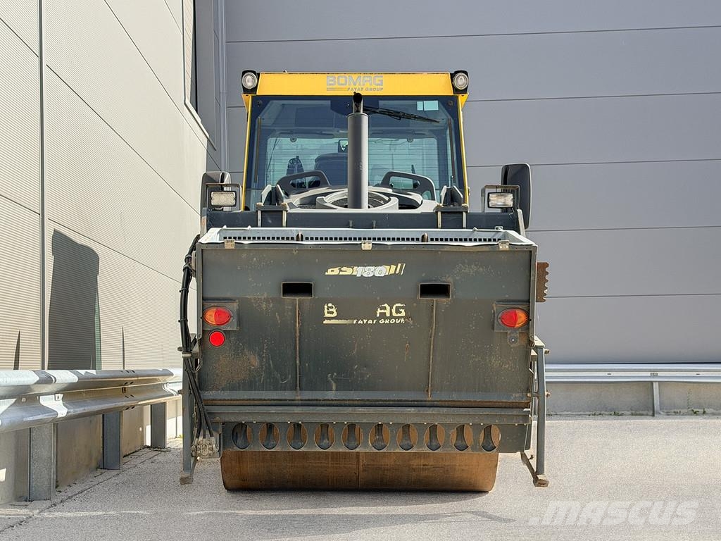 Bomag BW 174 AP-4V مداحل ثنائية الاسطوانة