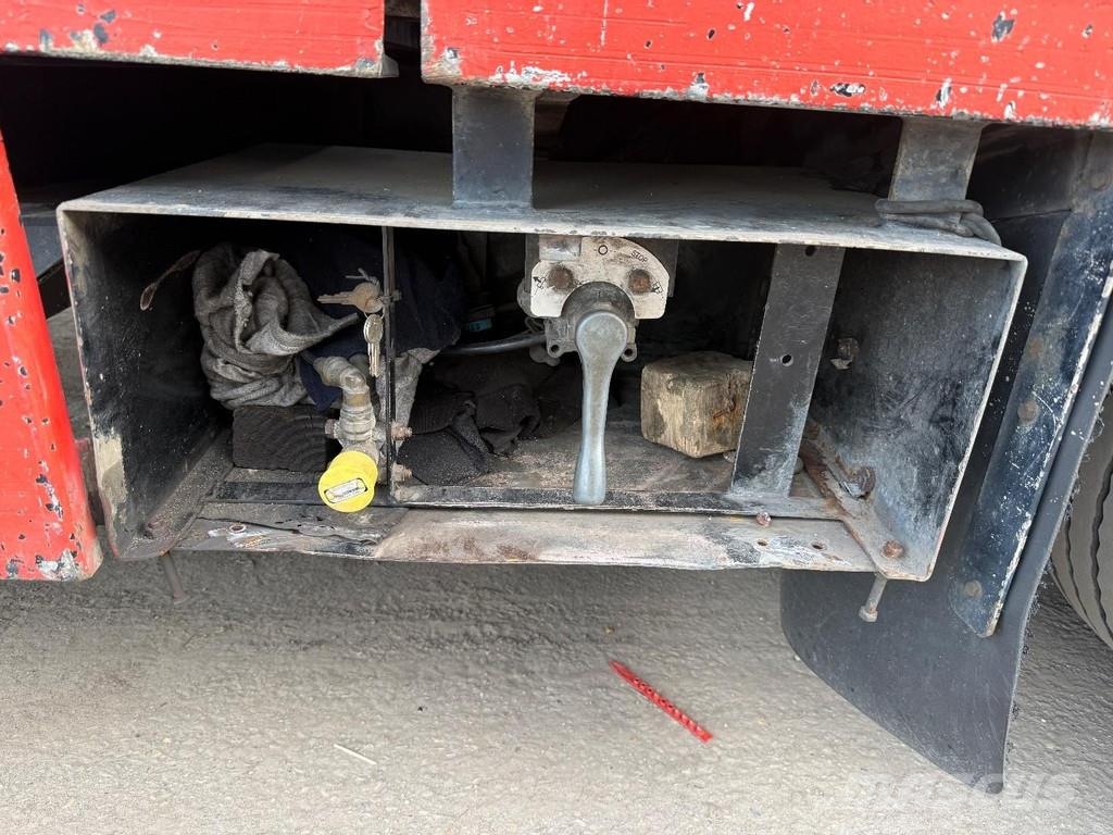 Broshuis 3ABSD-48 3 AXLE STEERING + HYDR. RAMPS + ADJUSTABL نصف مقطورة مسطحة منخفضة