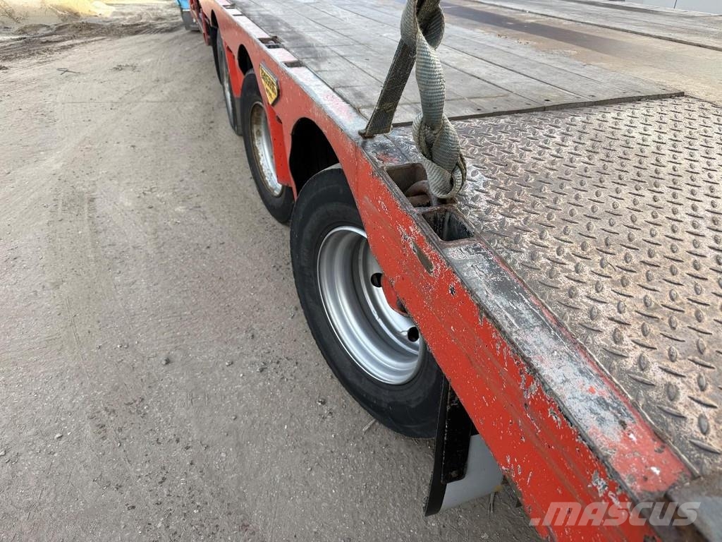 Broshuis 3ABSD-48 3 AXLE STEERING + HYDR. RAMPS + ADJUSTABL Žemo iškrovimo puspriekabės