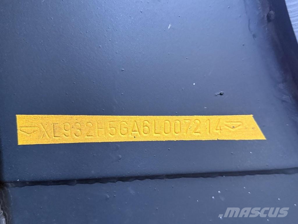 Broshuis 3ABSD-48 3 AXLE STEERING + HYDR. RAMPS + ADJUSTABL نصف مقطورة مسطحة منخفضة