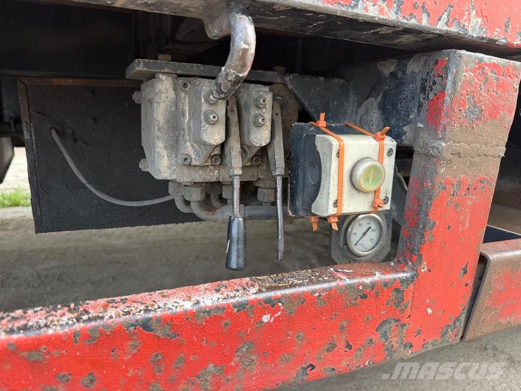 Broshuis 3ABSD-48 3 AXLE STEERING + HYDR. RAMPS + ADJUSTABL نصف مقطورة مسطحة منخفضة