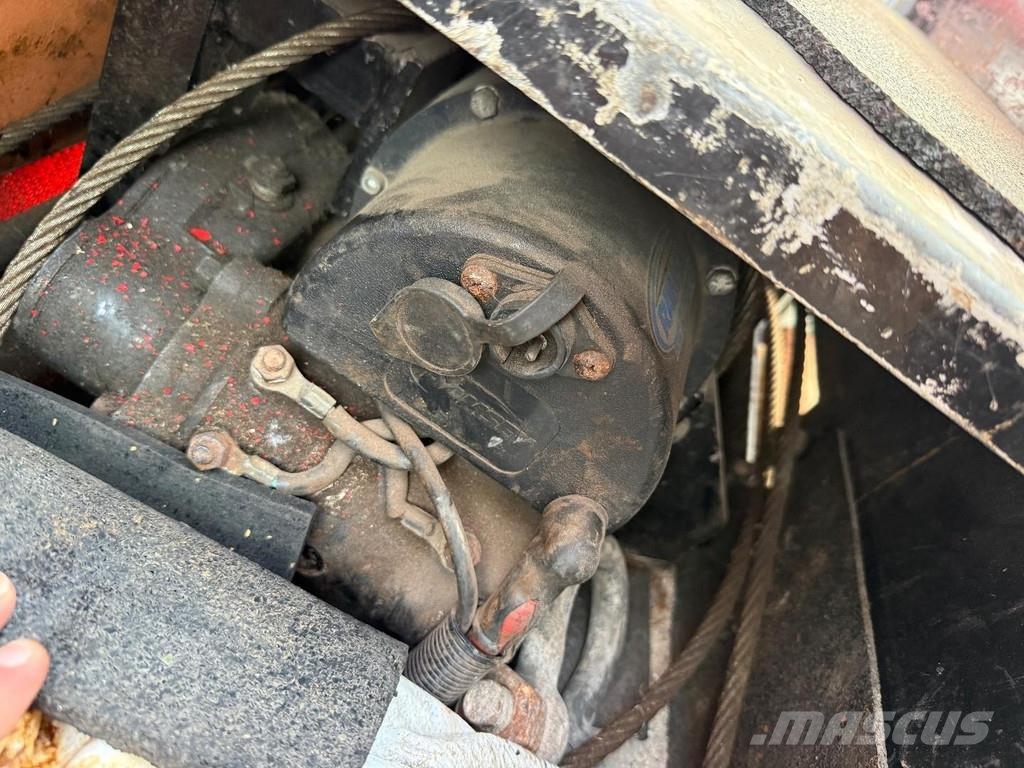 Broshuis 3ABSD-48 3 AXLE STEERING + HYDR. RAMPS + ADJUSTABL Žemo iškrovimo puspriekabės