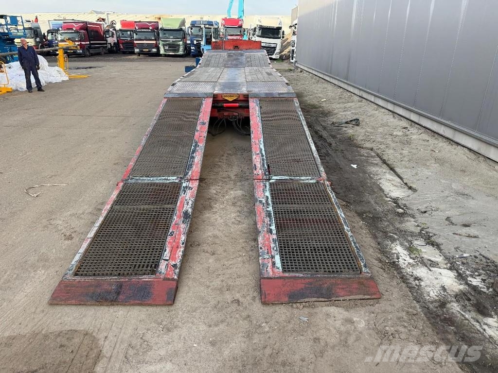 Broshuis 3ABSD-48 3 AXLE STEERING + HYDR. RAMPS + ADJUSTABL نصف مقطورة مسطحة منخفضة