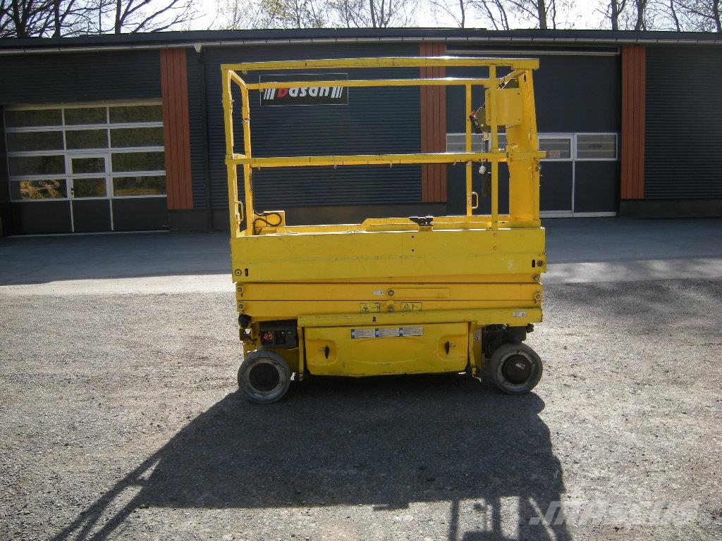 JLG 1930 ES (ID3403) Šķerveida pacēlāji