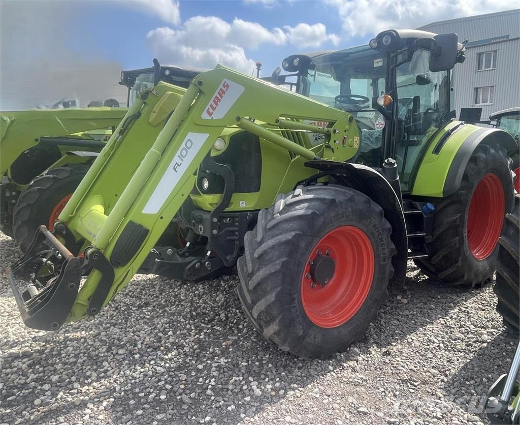 CLAAS ARION 460 Traktory
