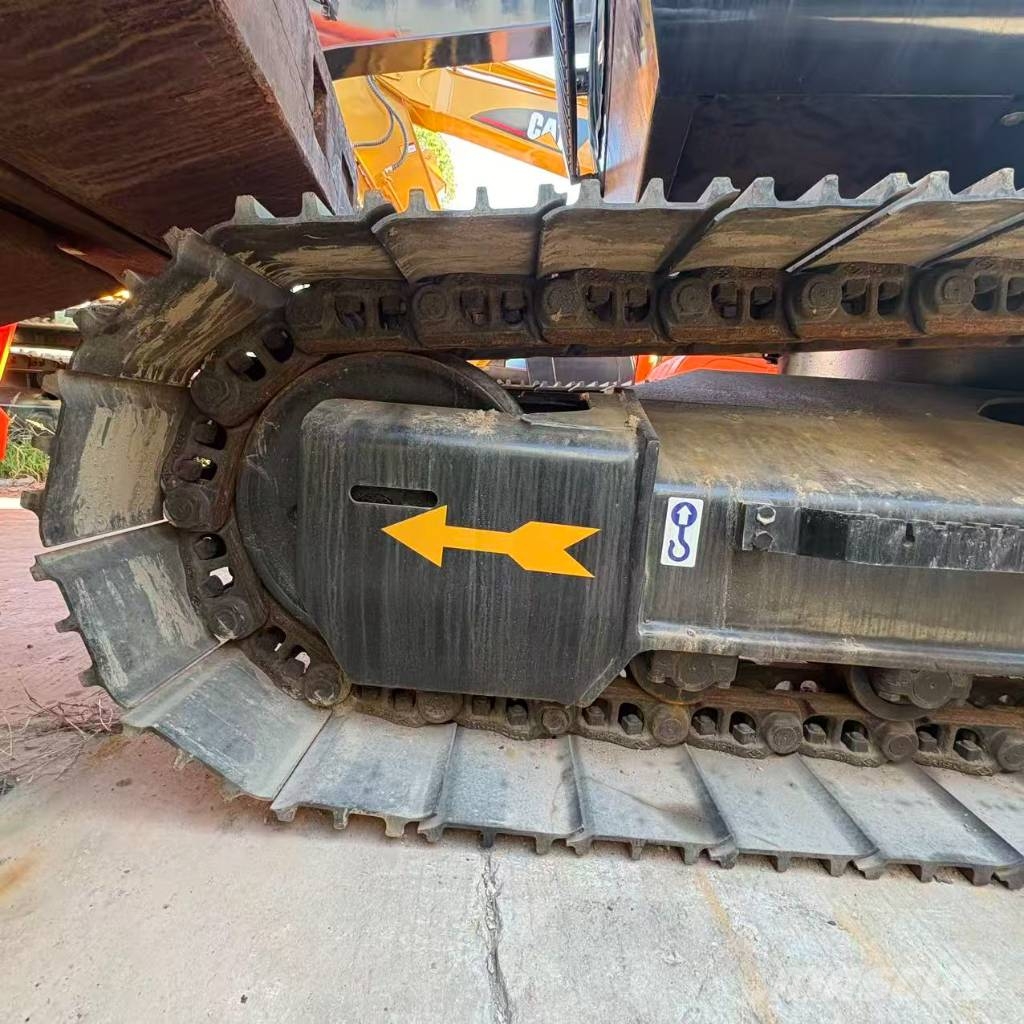 Hitachi ZX200 Raupenbagger