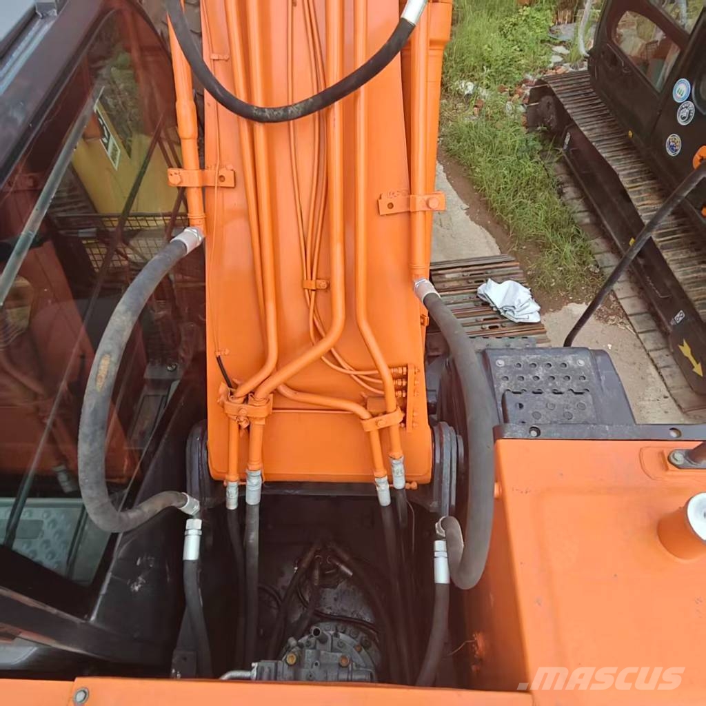Hitachi ZX200 Raupenbagger