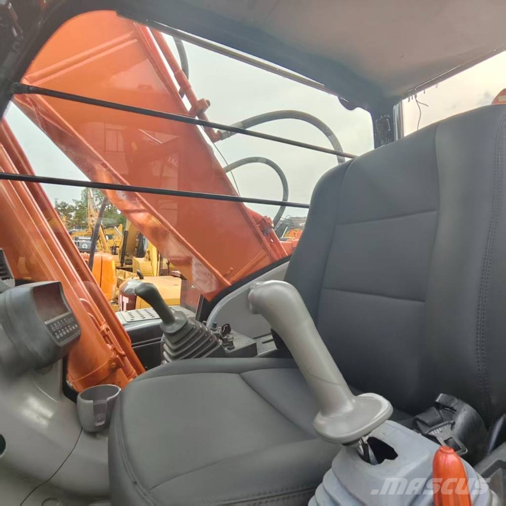 Hitachi ZX200 Raupenbagger
