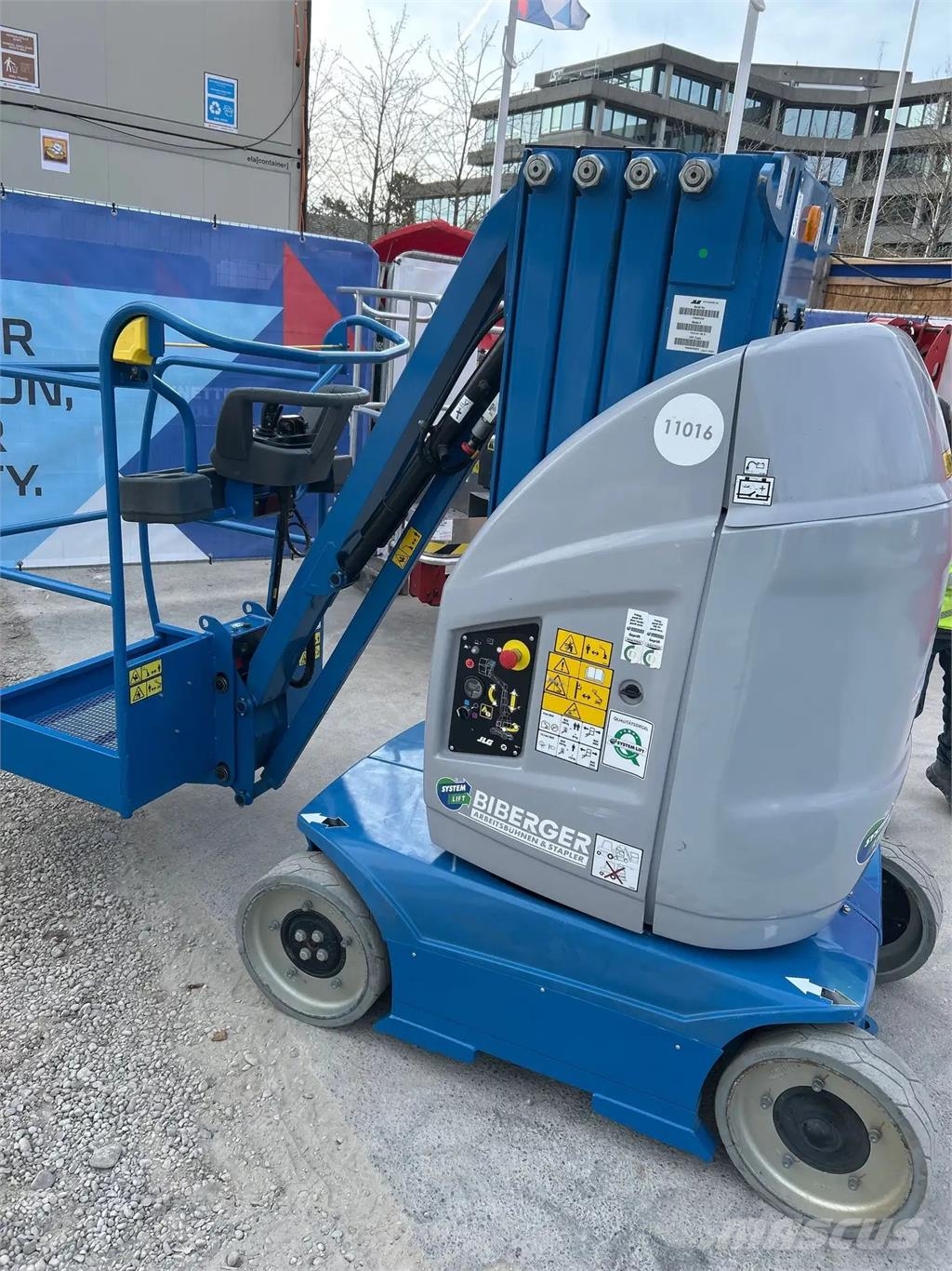 JLG Toucan 10E-L 曲臂高空作業車