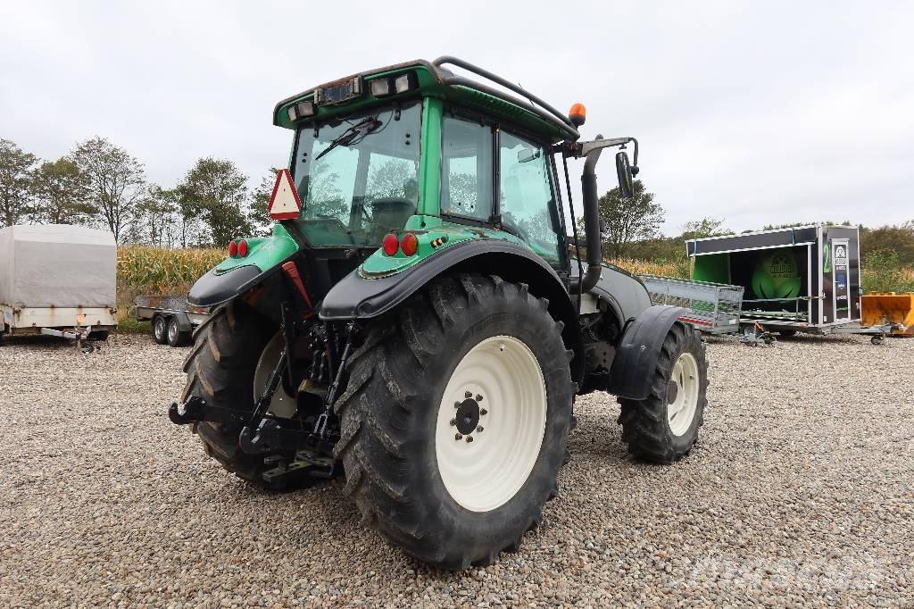Valtra T130 Traktorer