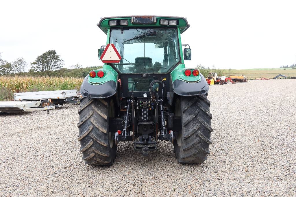 Valtra T130 Traktorer