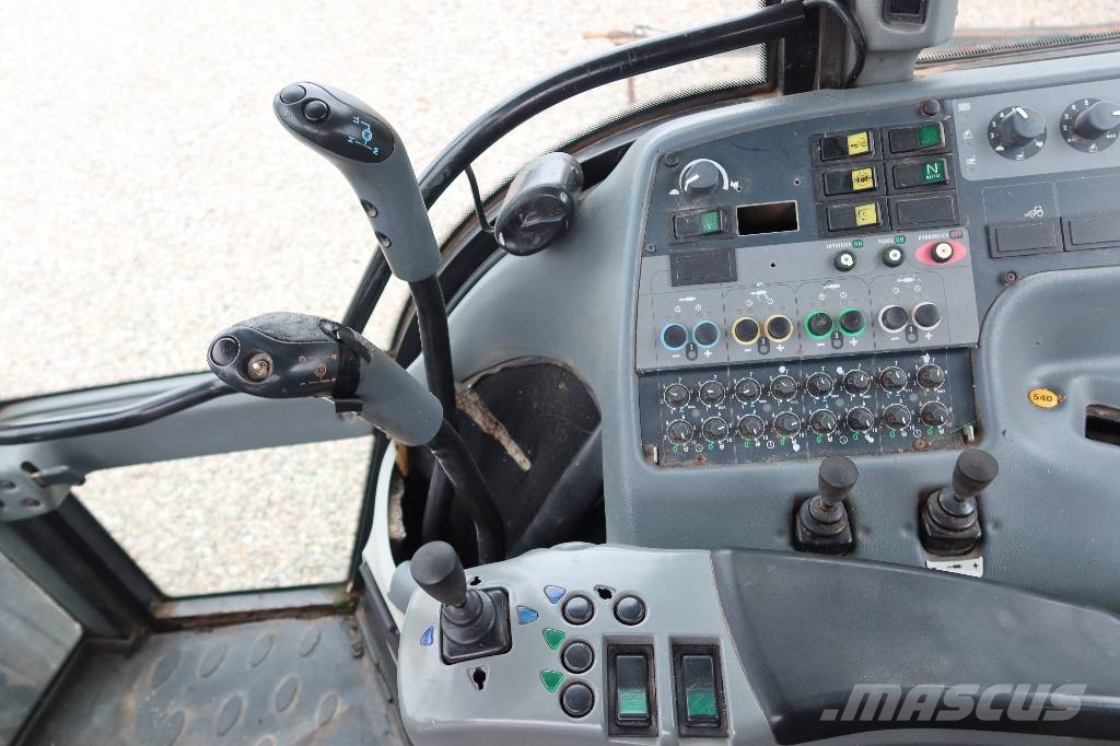 Valtra T130 Traktorer