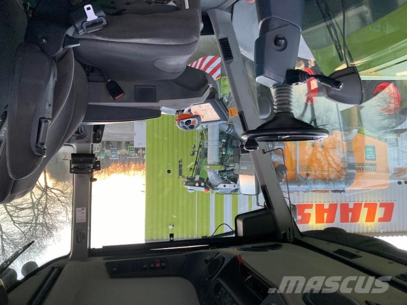 CLAAS XERION 5000 TRAC VC 트랙터