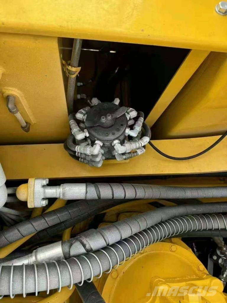 Komatsu PC 360-7 حفارات زحافة