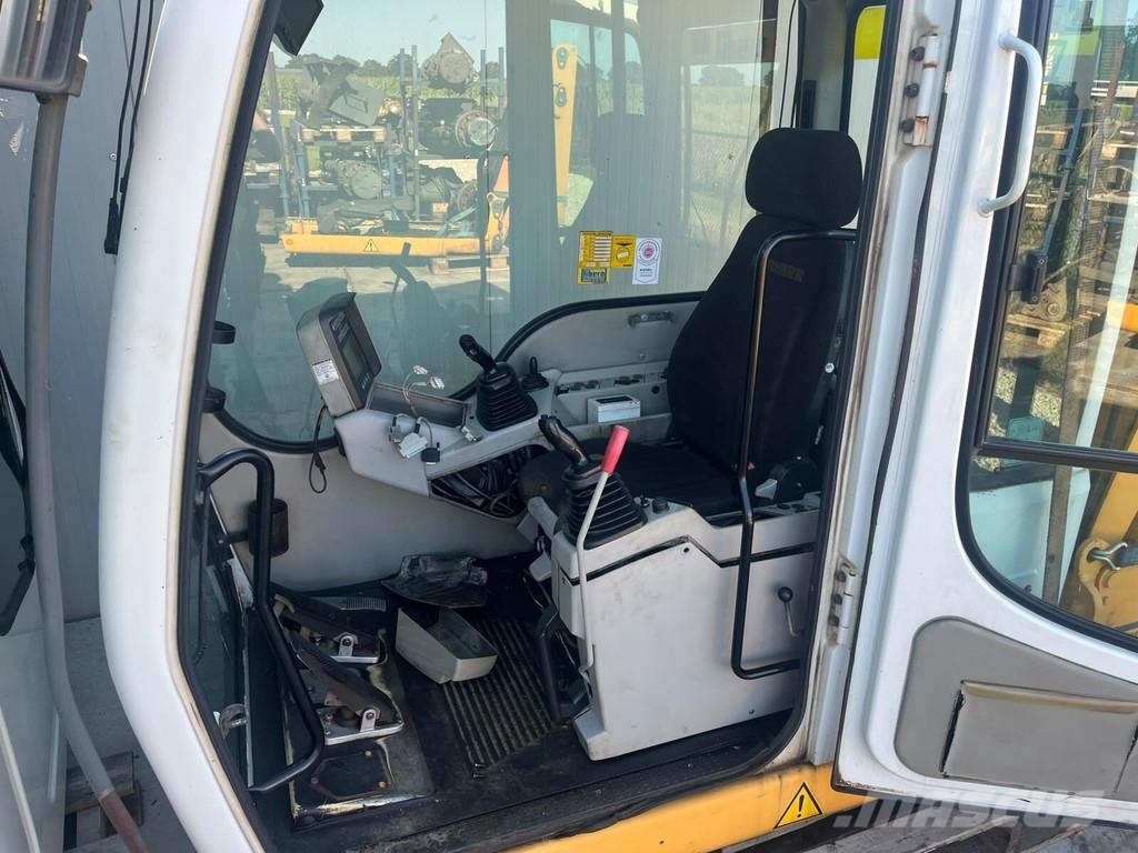 Liebherr A904 Cabine en interieur