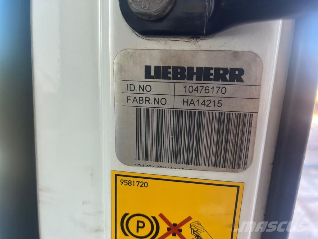 Liebherr A904 Cabine en interieur