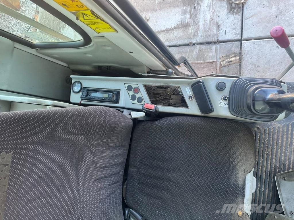Liebherr A904 Cabine en interieur