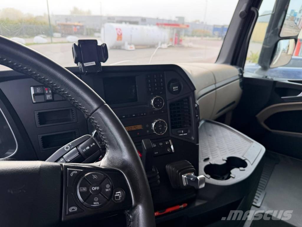 Mercedes-Benz ACTROS 2551 6X2 Seria nr 4295 Umpikorikuorma-autot