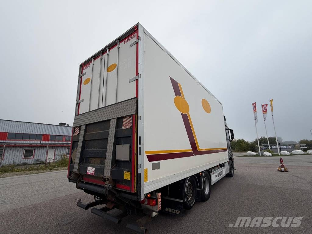 Mercedes-Benz ACTROS 2551 6X2 Seria nr 4295 Umpikorikuorma-autot