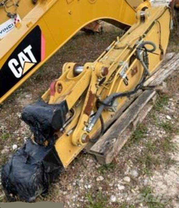 CAT 319 Стрели и рамена
