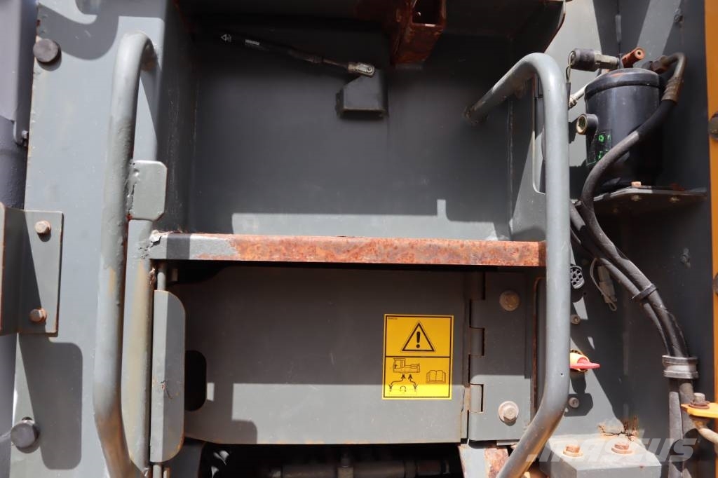 Liebherr R 934 C HDSL Litronic Crawler excavators