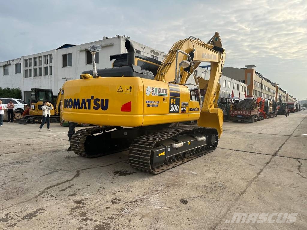 Komatsu PC220-11MO Εκσκαφείς με ερπύστριες