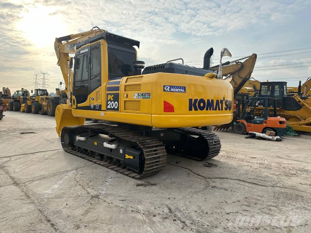 Komatsu PC220-11MO Εκσκαφείς με ερπύστριες