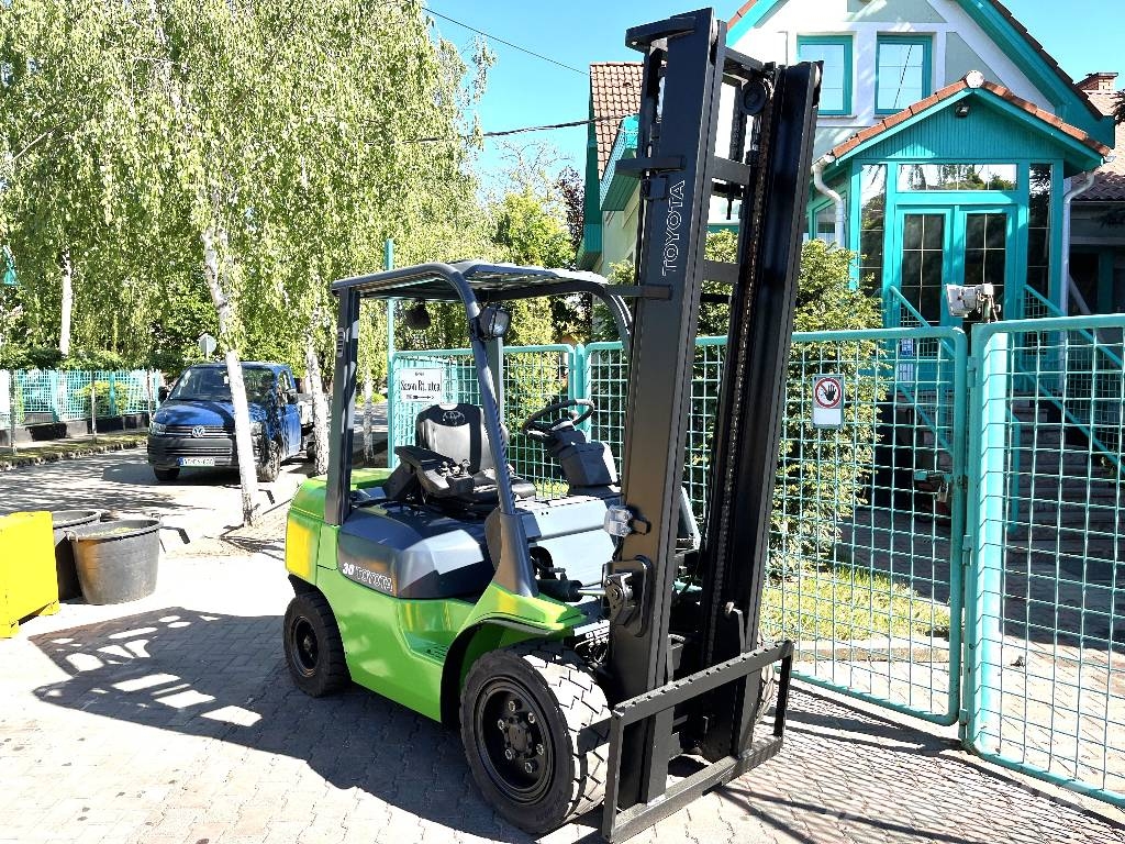 Toyota 7FDF30 /02/ V-3853 IO Dízel targoncák