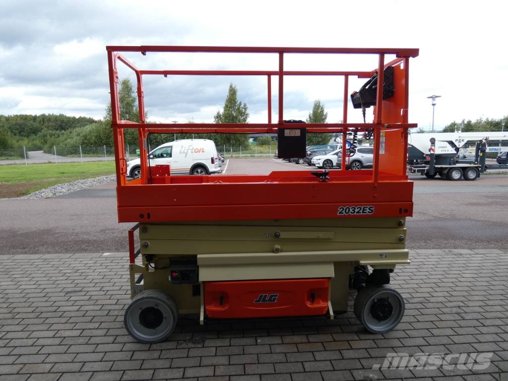 JLG 2032 ES Saxliftar
