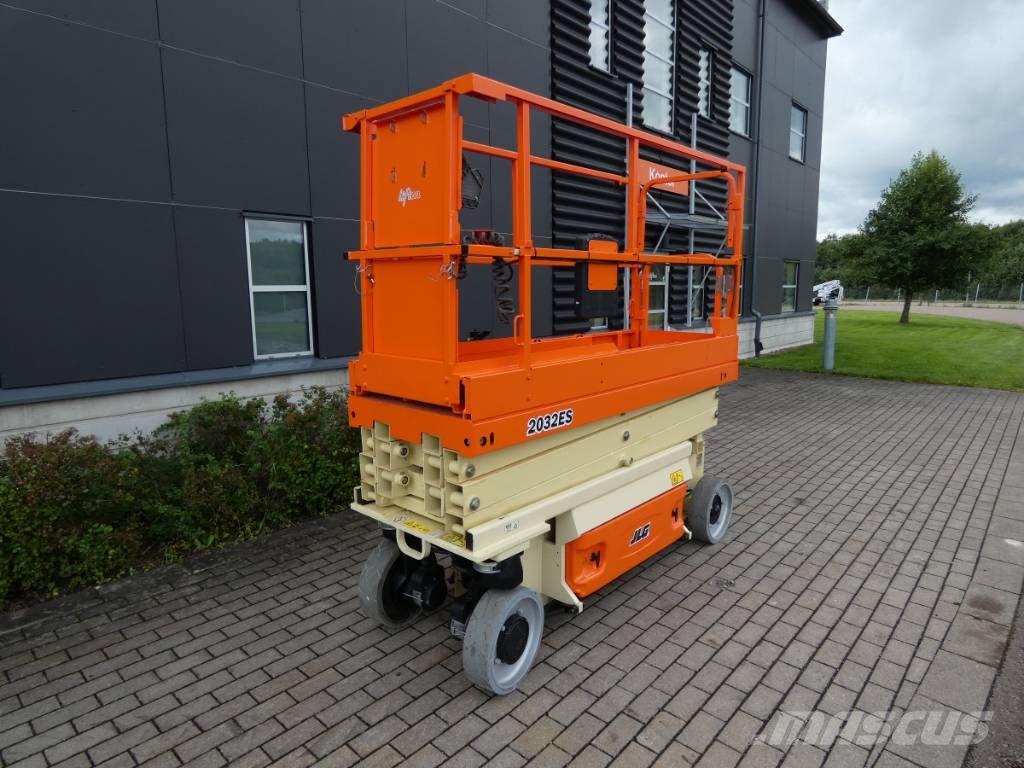 JLG 2032 ES Saxliftar