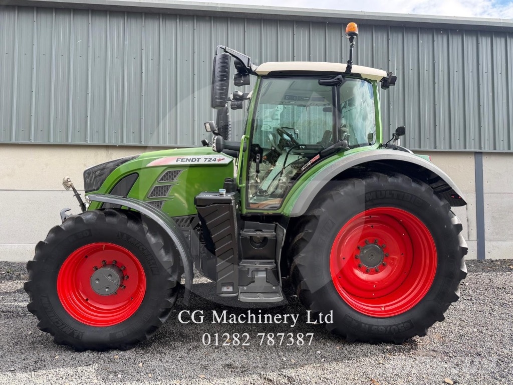 Fendt 724 Profi Plus Tractoren