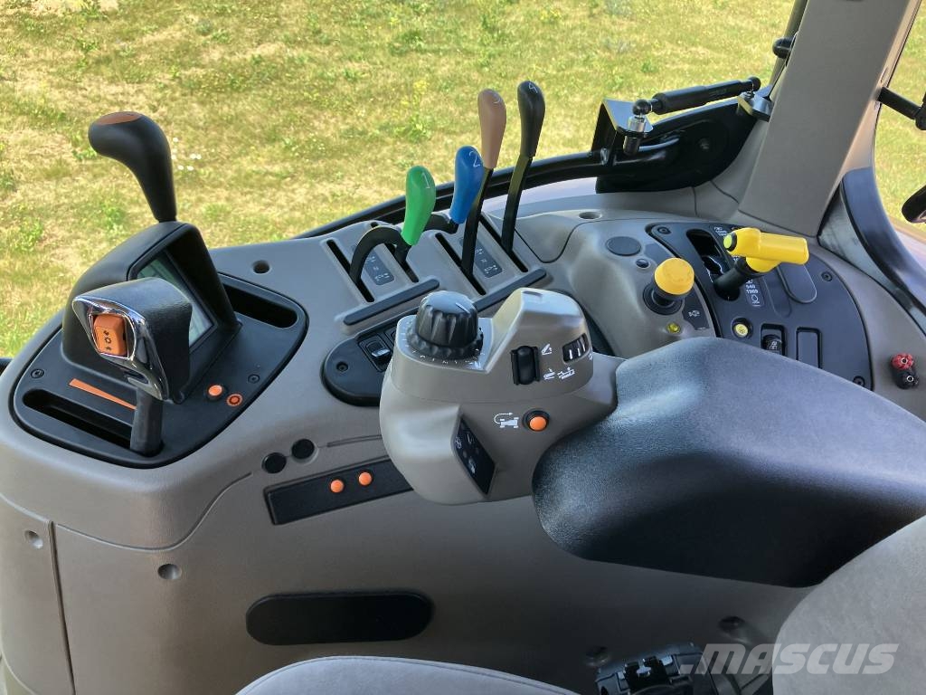 Case IH Maxxum 125 الجرارات