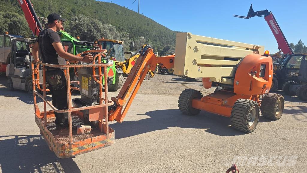 JLG 450 AJ Teleskopiniai keltuvai