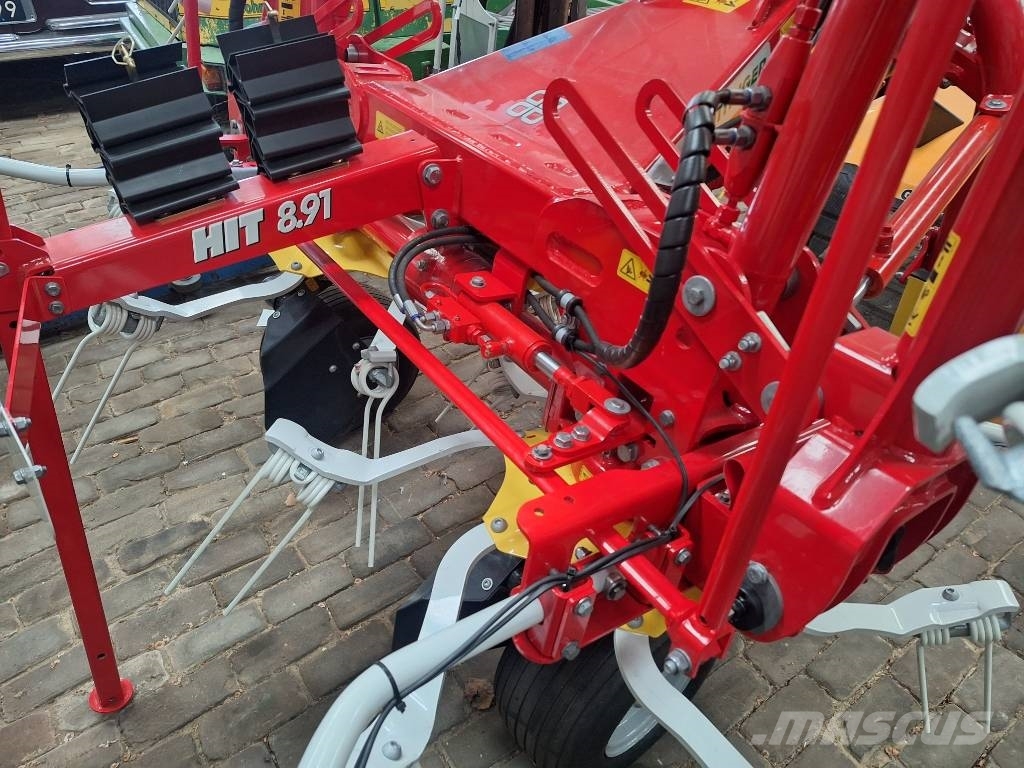 Pöttinger HIT 8.91 耙與翻草機