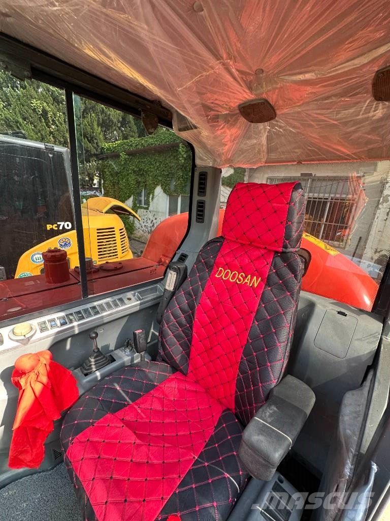 Doosan DX 60-9 C حفارات زحافة