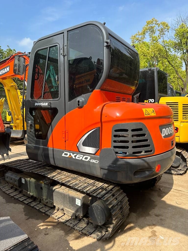 Doosan DX 60-9 C حفارات زحافة