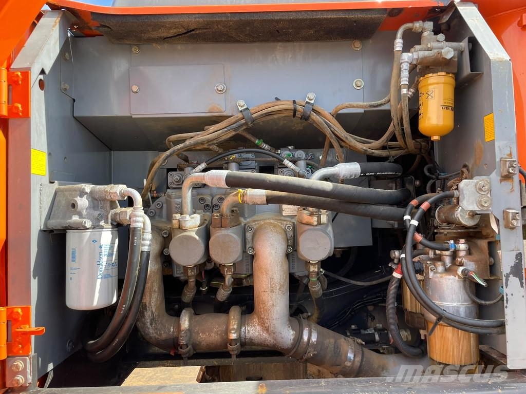 Hitachi ZX210LC-5B Гусеничные экскаваторы