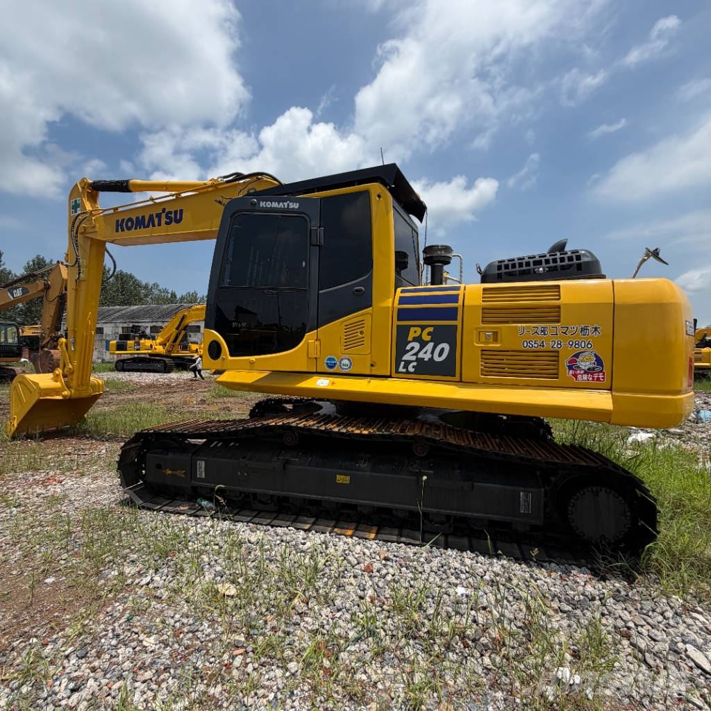 Komatsu PC 240 Bagri goseničarji