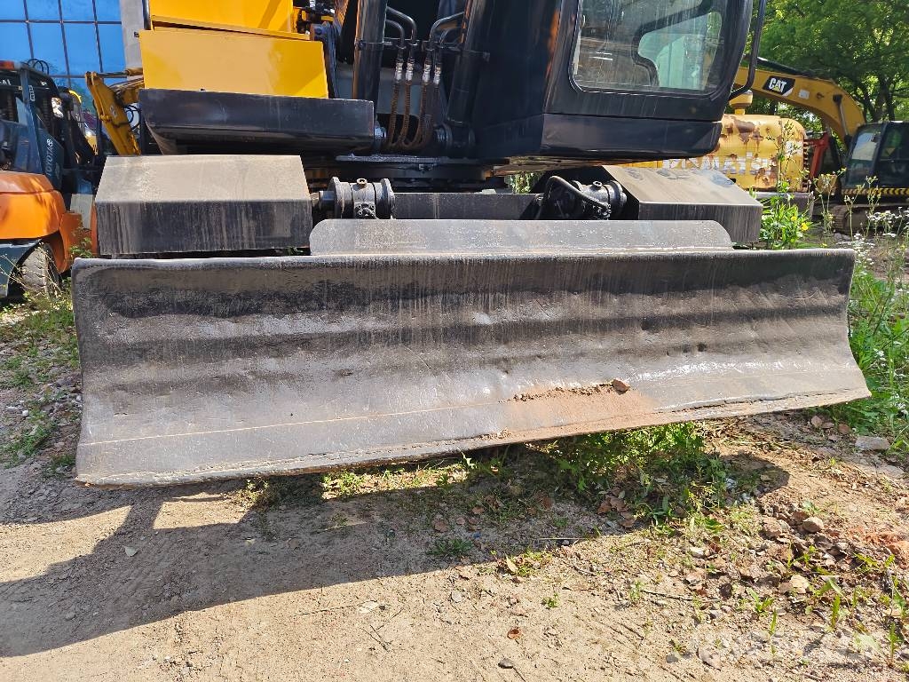 Hyundai 150W-9T Wheeled excavators