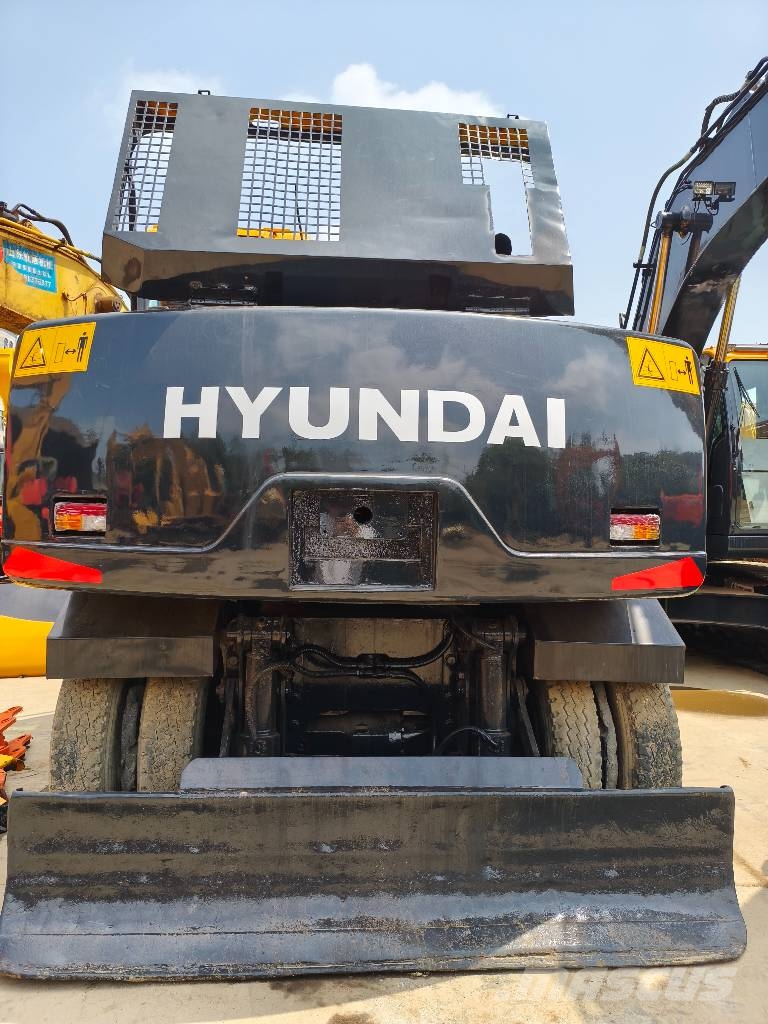 Hyundai 150W-9T Wheeled excavators