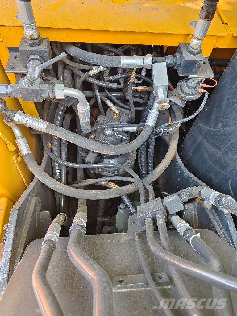 Hyundai 150W-9T Wheeled excavators